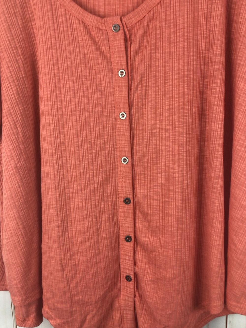 Chic Soul Burnt Orange Button-Down Scoop Neck Button Tie Front Top size 3X - Picture 4 of 7